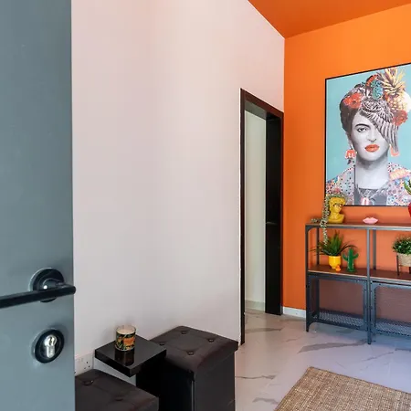 The Pop Art Residences & In דירה לרנקה