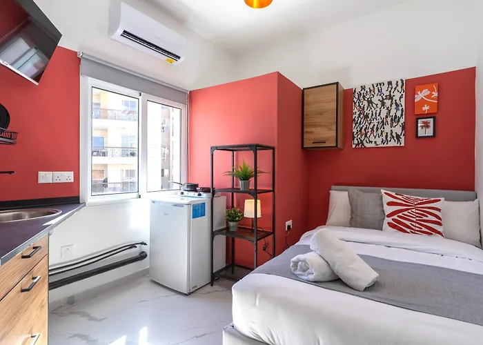 The Pop Art Residences & In * לרנקה