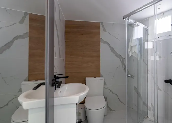 The Pop Art Residences & In דירה