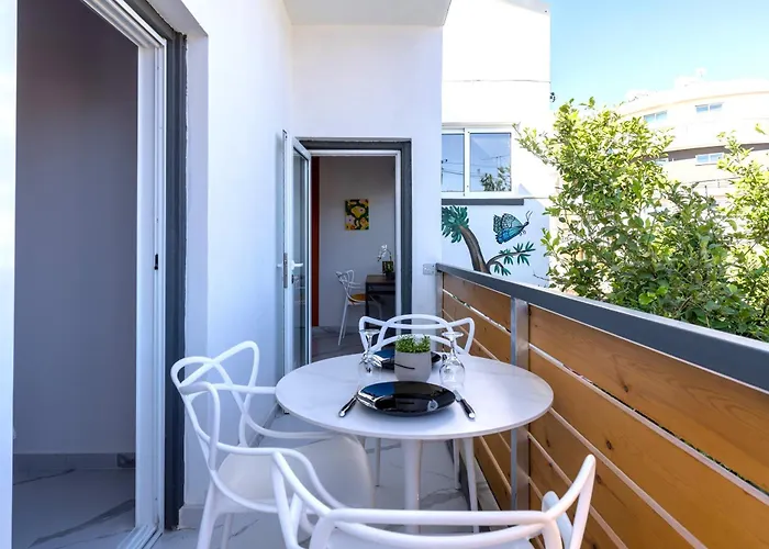 The Pop Art Residences & In לרנקה