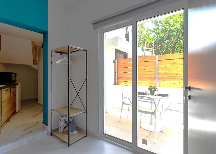 The Pop Art Residences & In * לרנקה